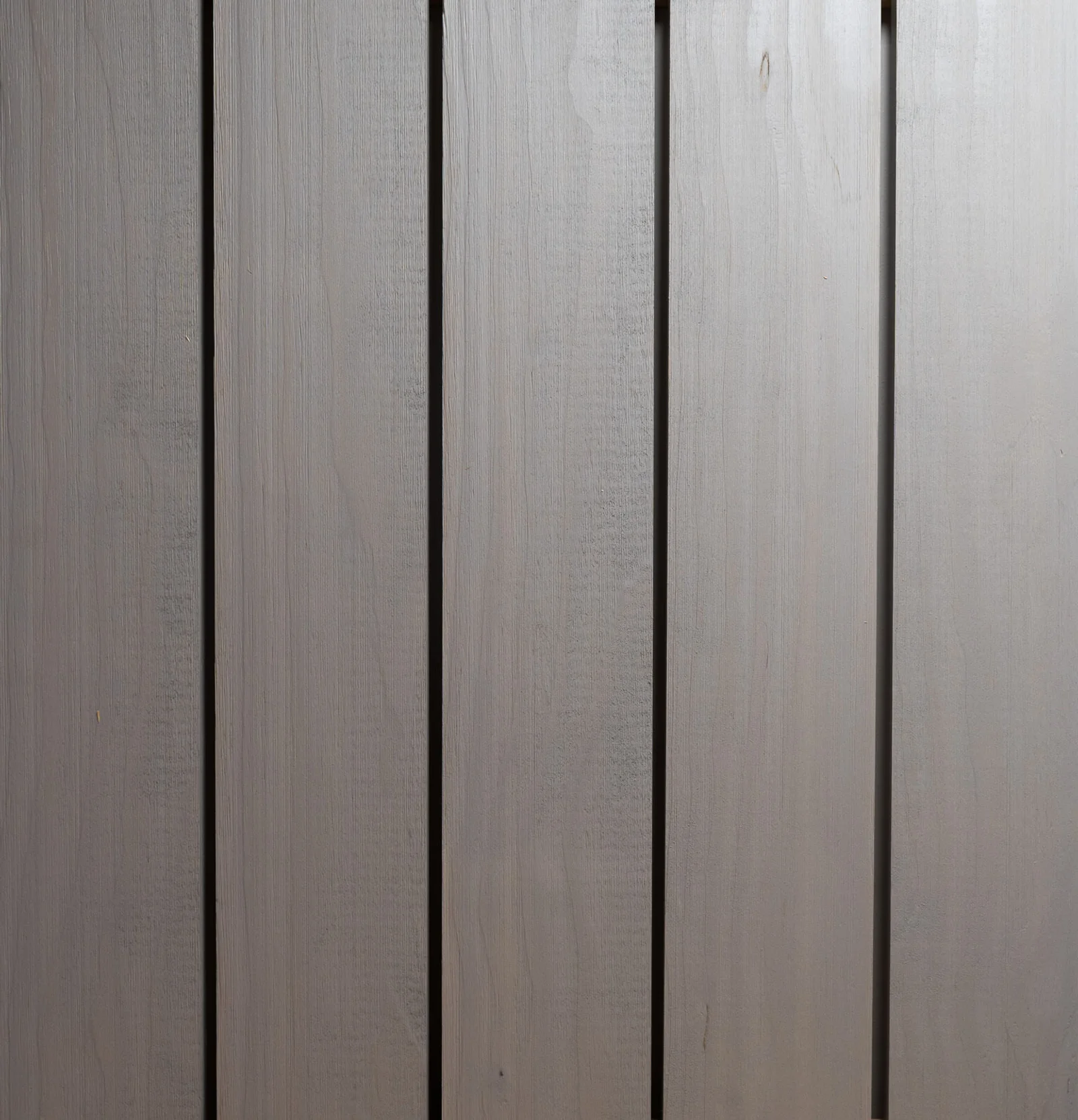 Accoya klæðning með Teknoclad Concrete Grey meðhöndlun