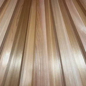Western Red Cedar klæðning í DTC50 prófíl, djúp skuggarauf